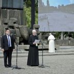 El rabino estaba detrás del encuentro entre el Papa y polacos Los equipos de rescate Durante Auschwitz Visita.